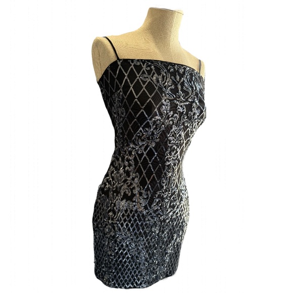 Windsor Sequence Mini Dress - Picture 1 of 9